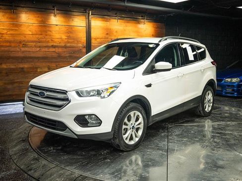 Used 2018 Ford Escape SEL AWD/4WD image 2