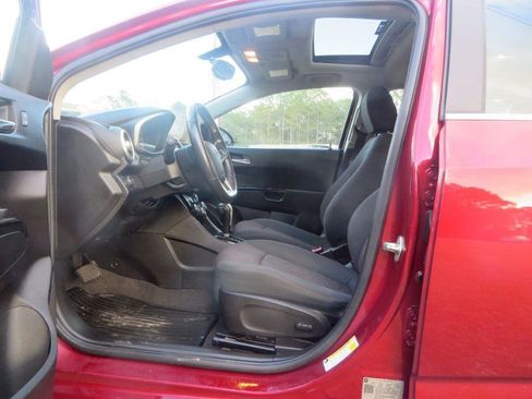 Used 2018 Chevrolet Sonic LT w/ Fun and Sun Package image 10