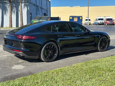 Used 2018 Porsche Panamera 4 image 8