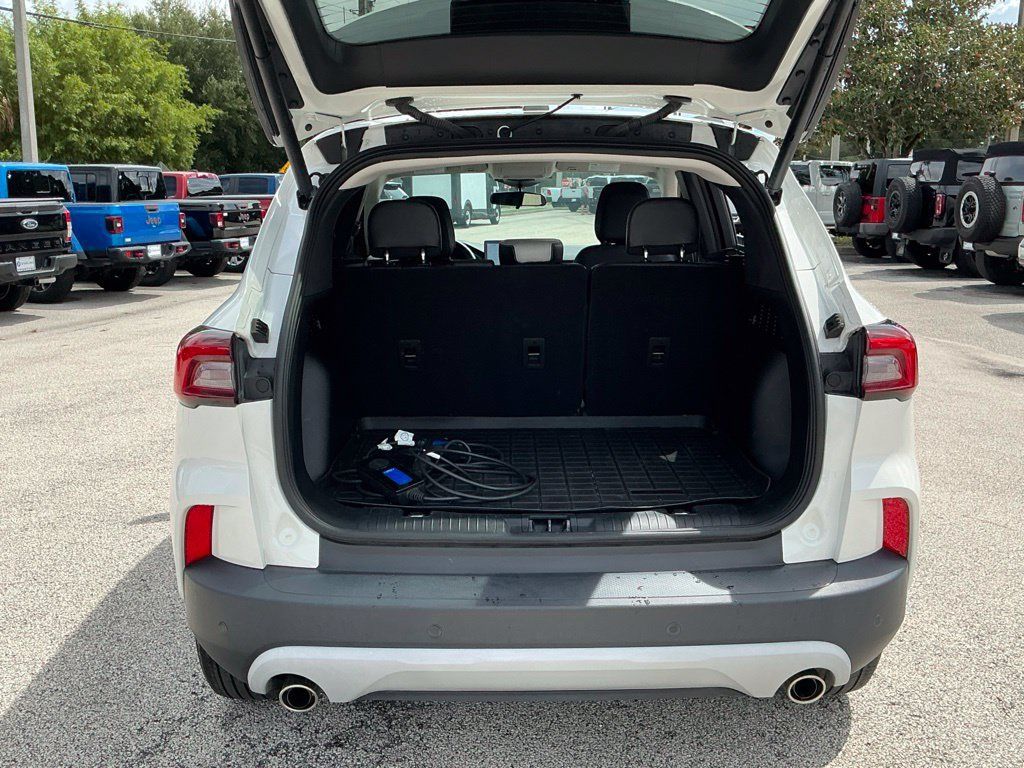 Certified 2023 Ford Escape SE FWD image 20
