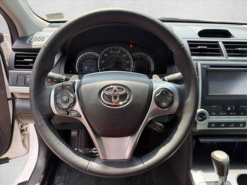 Used 2013 Toyota Camry SE FWD image 15