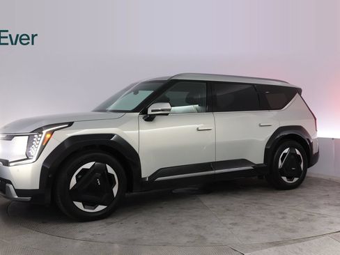 Used 2024 Kia EV9 Land AWD/4WD image 18