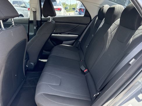 Certified 2025 Hyundai Elantra SE FWD image 13