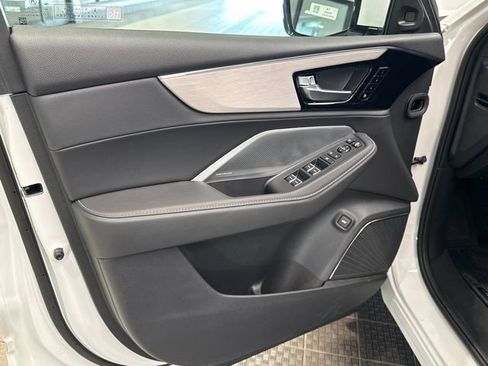 Certified 2026 Acura MDX SH-AWD w/ Technology Package image 11