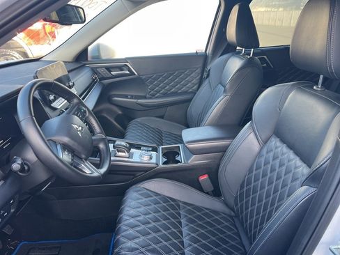 Used 2025 Mitsubishi Outlander SEL image 7
