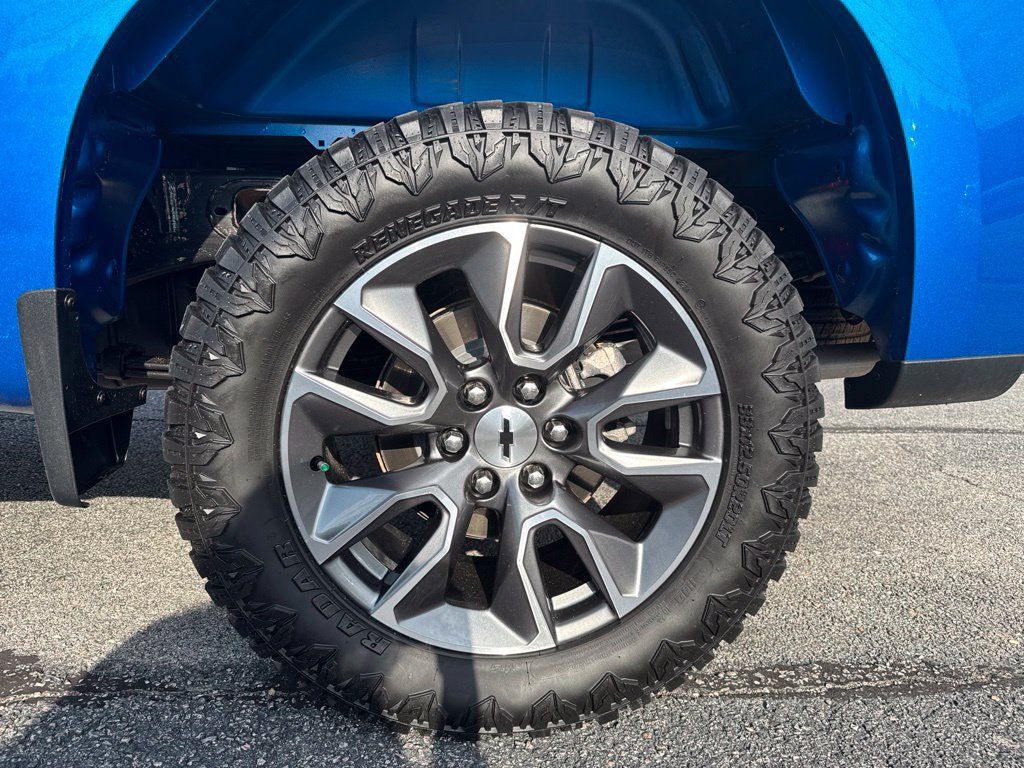 Used 2024 Chevrolet Silverado 1500 RST w/ Z71 Off-Road Package AWD/4WD image 31