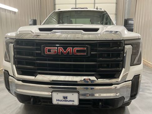 Used 2024 GMC Sierra 3500 Pro w/ Convenience Package AWD/4WD image 2