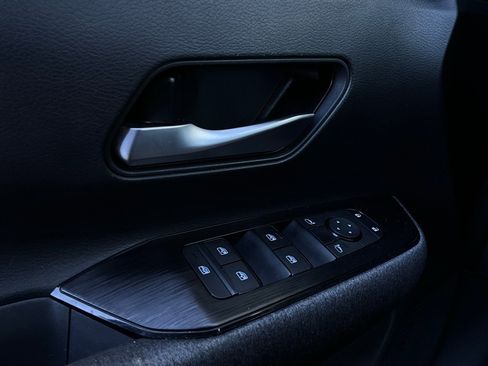 Used 2025 Nissan Kicks SV image 19