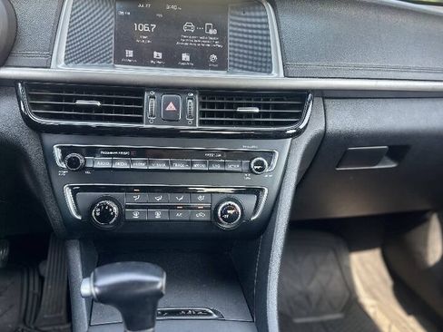 Used 2018 Kia Optima S FWD image 19