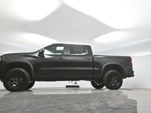 New 2026 Chevrolet Silverado 1500 ZR2 w/ LPO, Dark Essentials Package AWD/4WD image 7