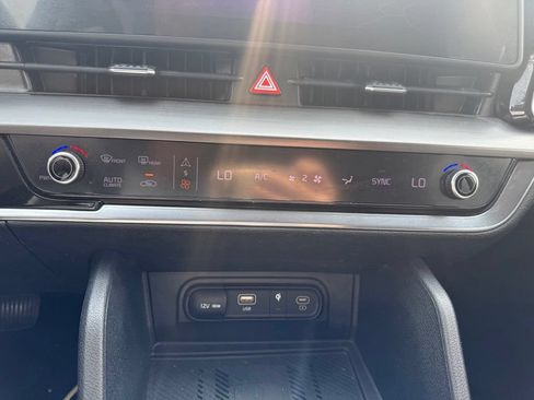 Used 2023 Kia Sportage EX AWD/4WD image 23