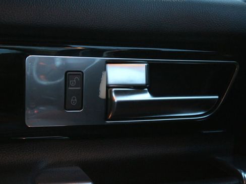 Used 2014 Land Rover LR4 HSE image 16