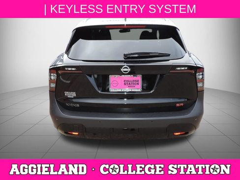 Certified 2025 Nissan Kicks SR FWD image 5