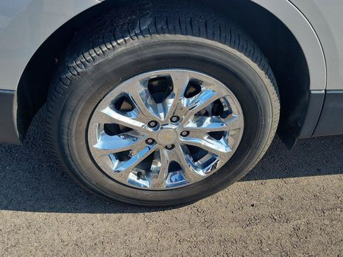 Used 2019 Chevrolet Equinox LS FWD image 5
