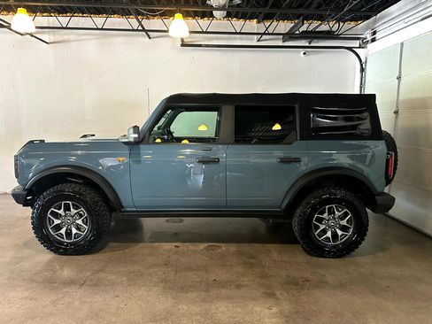 Used 2021 Ford Bronco Badlands image 2