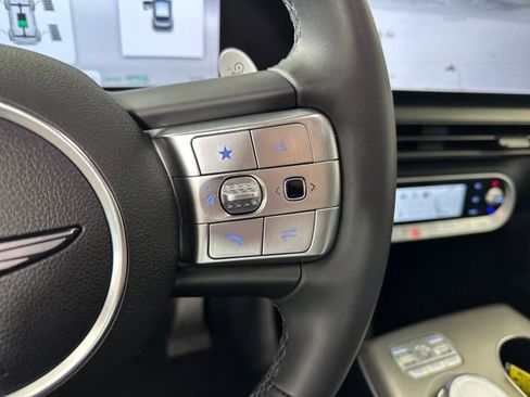 Used 2025 Genesis GV60 Advanced image 16