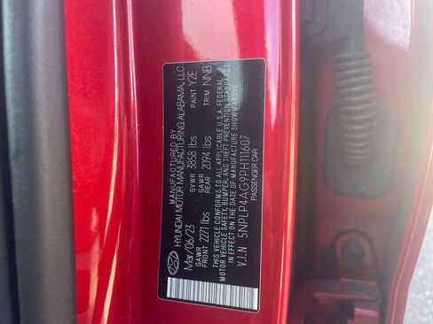 Used 2023 Hyundai Elantra Limited w/ Cargo Package image 18