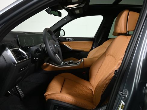New 2026 BMW X5 xDrive40i w/ M Sport Package image 3