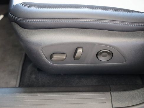 New 2025 Chevrolet Equinox EV LT w/ Convenience Package II image 13