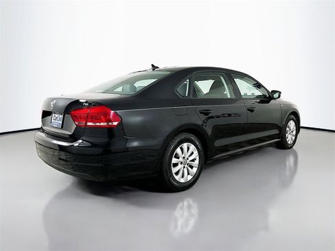 Used 2015 Volkswagen Passat 1.8T Wolfsburg Edition image 7