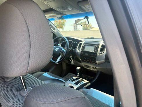 Used 2014 Toyota Tacoma PreRunner w/ TRD Sport Package RWD image 15