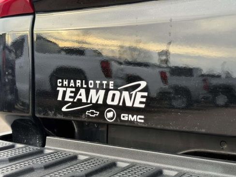 Used 2020 Chevrolet Silverado 1500 LT Trail Boss w/ Midnight Edition image 35