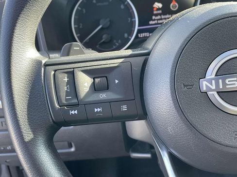 Used 2024 Nissan Rogue S image 18