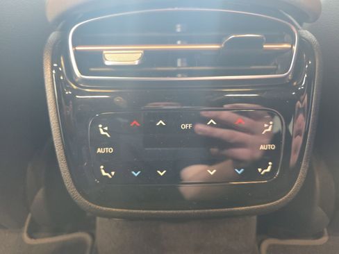 Used 2022 Mercedes-Benz EQS AMG 4MATIC w/ Exclusive Trim Package image 21