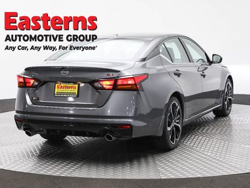 Used 2023 Nissan Altima 2.5 SR FWD image 5