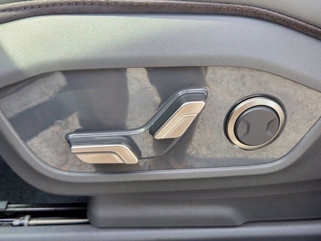 Used 2024 Kia EV9 Light Long Range RWD image 11