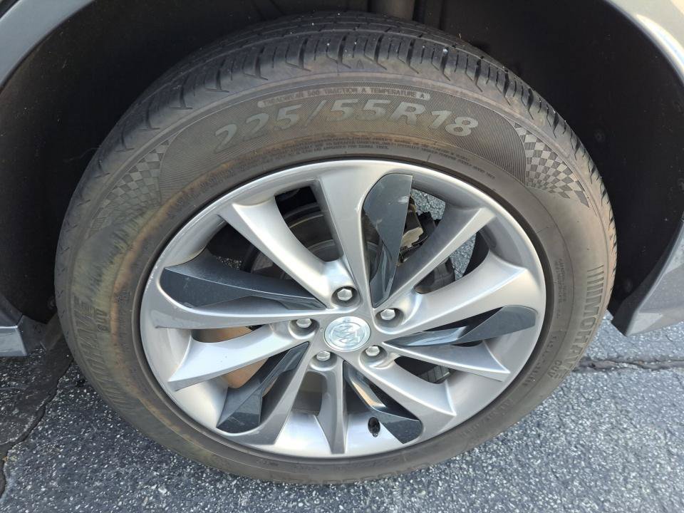 Used 2021 Buick Encore GX Preferred w/ Sport Touring Package FWD image 19