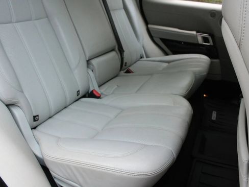 Used 2016 Land Rover Range Rover HSE AWD/4WD image 46