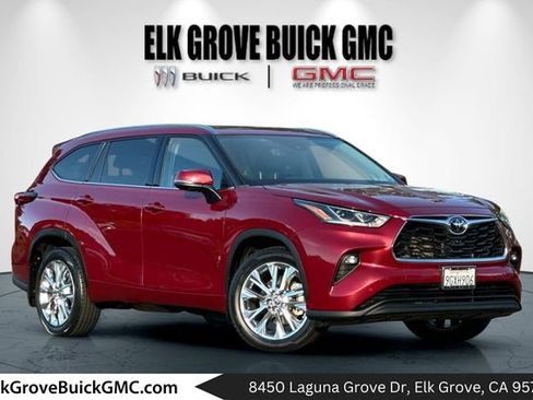 Used 2023 Toyota Highlander Limited image 1