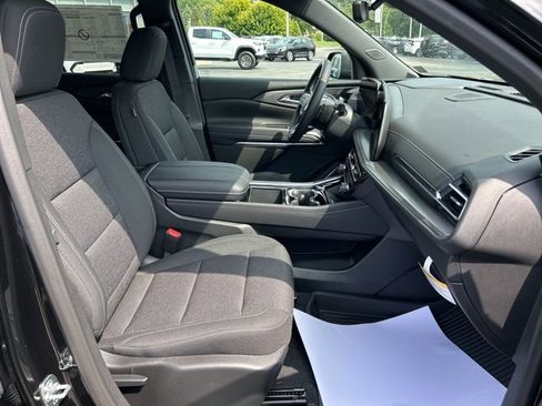 New 2026 Chevrolet Traverse LT w/ Enhanced Driving Package image 9