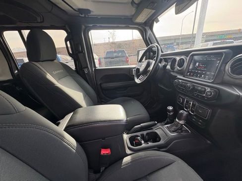 Used 2019 Jeep Wrangler Unlimited Sahara image 26
