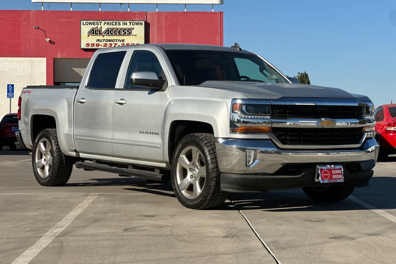 Used 2017 Chevrolet Silverado 1500 LT w/ All Star Edition AWD/4WD image 9