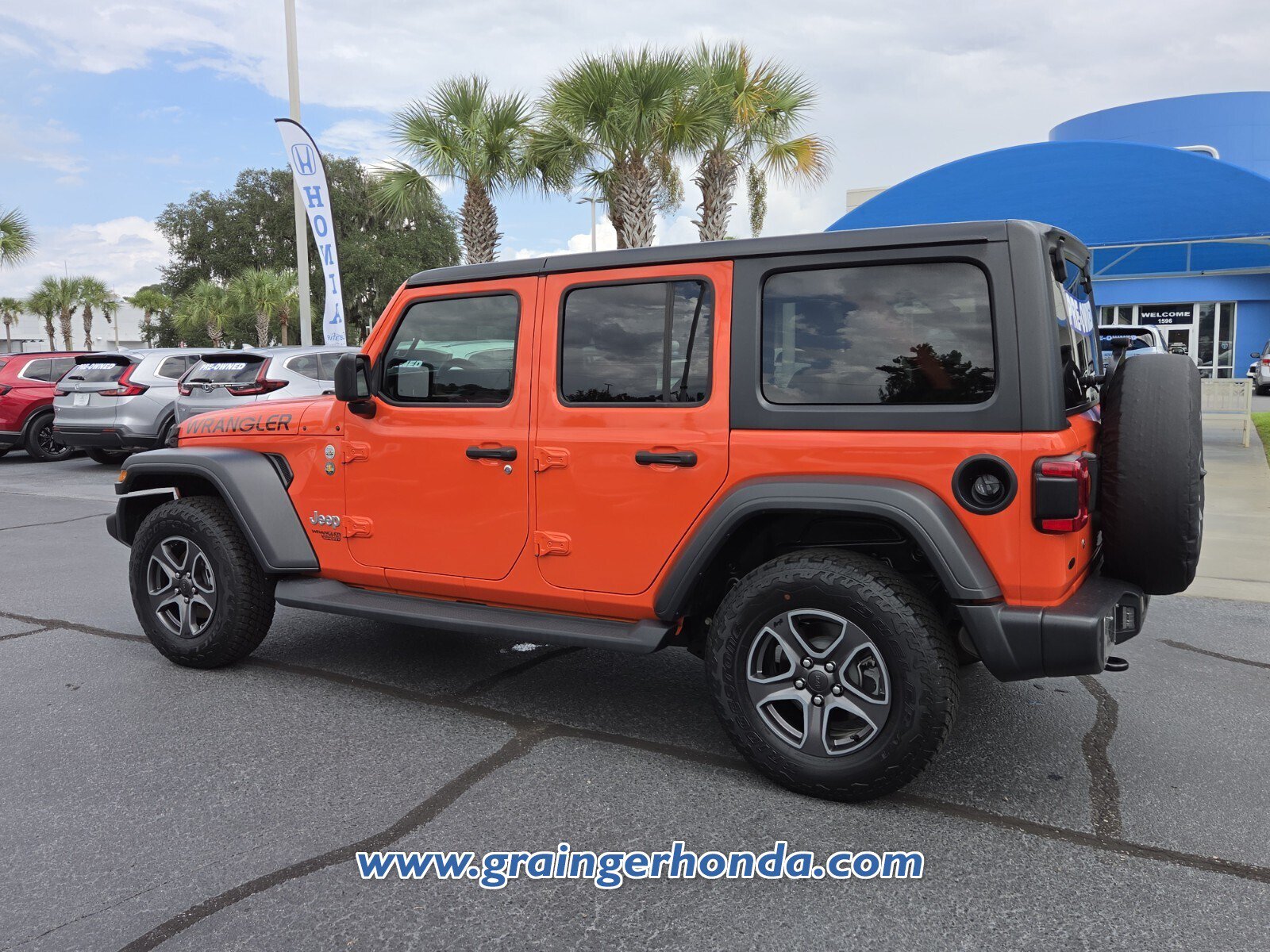 Used 2019 Jeep Wrangler Unlimited Sport S AWD/4WD image 3
