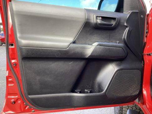 Used 2021 Toyota Tacoma SR w/ SR Convenience Package image 28