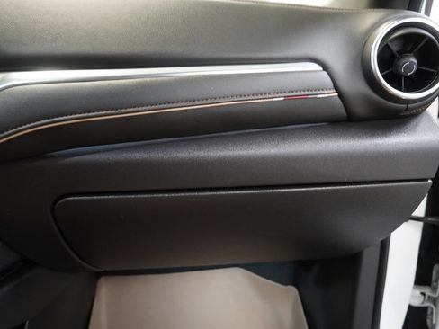 Used 2019 Chevrolet Blazer Premier w/ Sun and Wheels Package FWD image 38