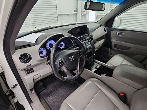 Used 2015 Honda Pilot Touring image 12