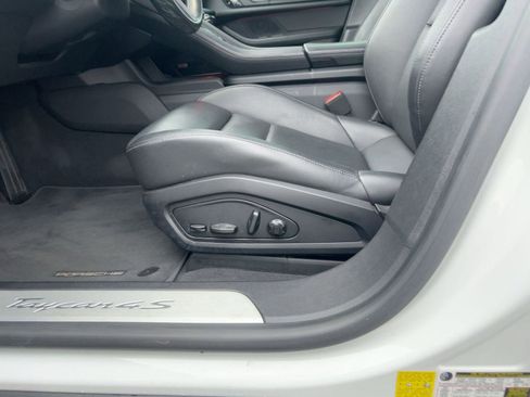 Used 2021 Porsche Taycan 4S w/ Premium Package image 13