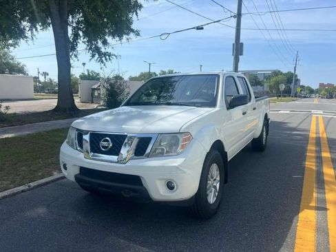 Used 2019 Nissan Frontier SV RWD image 1