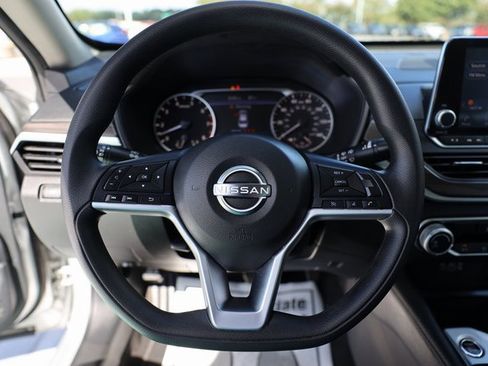 Used 2023 Nissan Altima 2.5 SV image 15
