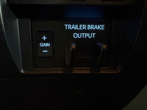 Certified 2018 Toyota Tundra Platinum image 20