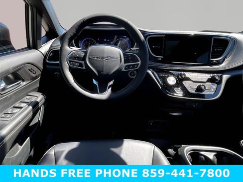 New 2026 Chrysler Pacifica Select AWD/4WD image 8