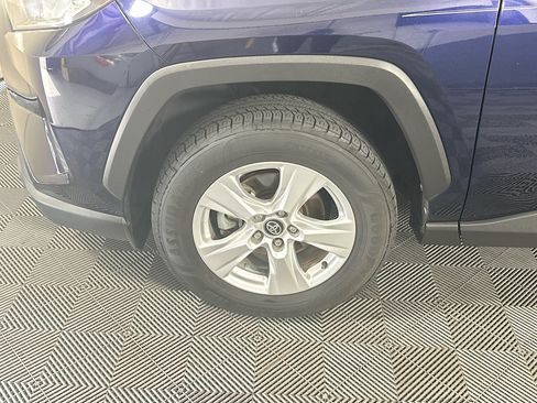 Used 2020 Toyota RAV4 XLE FWD image 11