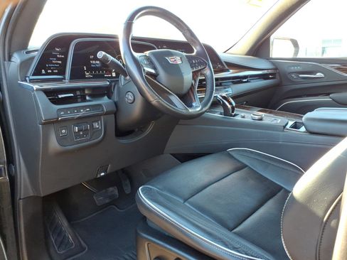 Used 2021 Cadillac Escalade Premium Luxury w/ Performance Package image 16