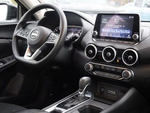 Used 2024 Nissan Sentra SV image 32
