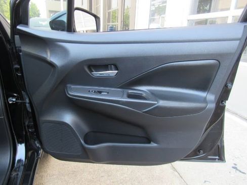 Used 2020 Nissan Versa SV image 17