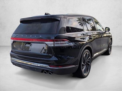 Used 2025 Lincoln Aviator Reserve w/ Luxury Package image 5